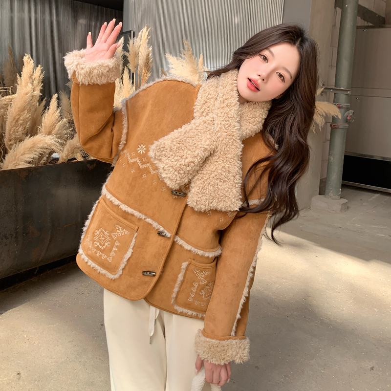 【现货】数据好刺绣皮毛一体外套--配围脖P200-K298，女装棉衣/棉服，浙宝128A