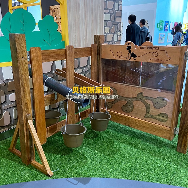 动物养殖箱玩沙墙板冲水画板
