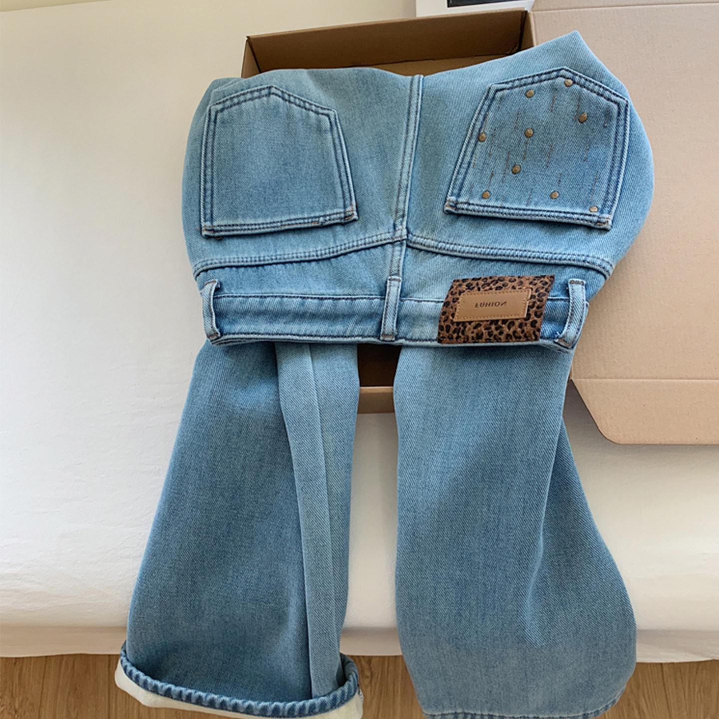 浅蓝色窄版高端加绒加厚牛仔裤直筒女显瘦女童烟管裤童装宽松秋冬,童装/婴儿装/亲子装,儿童牛仔裤,淘宝优惠券,粉丝福利购,淘宝优惠卷