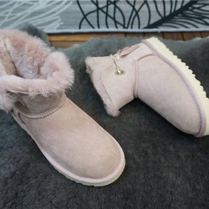 87-7短筒靴真皮羊皮毛一体女士雪地靴套筒平跟冬季新款保暖棉靴