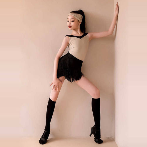 夏季新款拉丁舞女童成人气质显白修身专业舞者练功服流苏分体套装