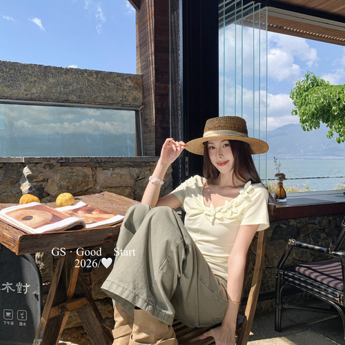 GS.GOOD START-袖版来了甜娇女友感up夏温柔纯欲花朵v领修身小衫