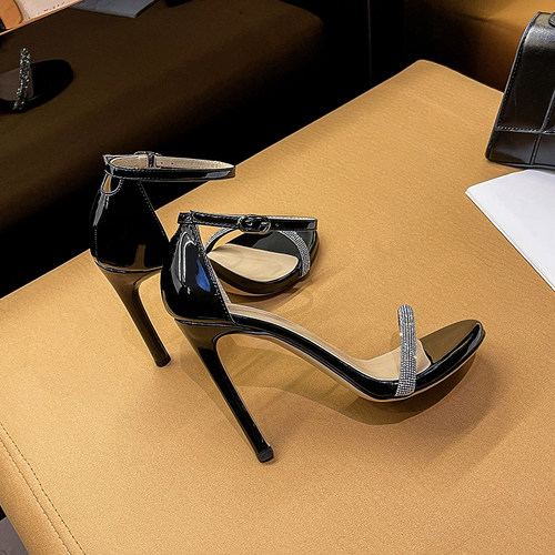 踏上璀璨星河~~水钻高跟鞋2024新款细跟小众设计感银色性感凉鞋女