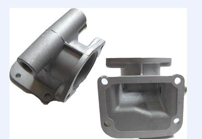 进口柴油叉车发动机大修配件 五十铃 TCM 台励福C240水泵节温器座