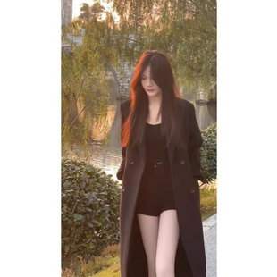 秋季女赫本风黑色毛呢大衣女款秋冬季感康斯坦丁风衣中长