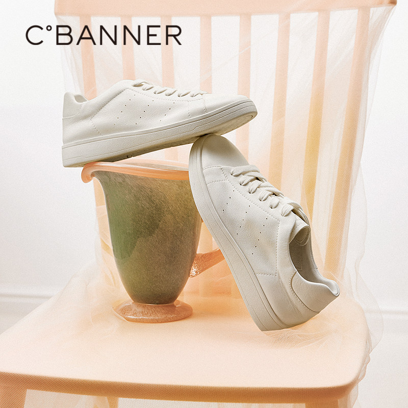 千百度轻便小白鞋女2026春季新款真皮不累脚通勤时尚运动休闲鞋