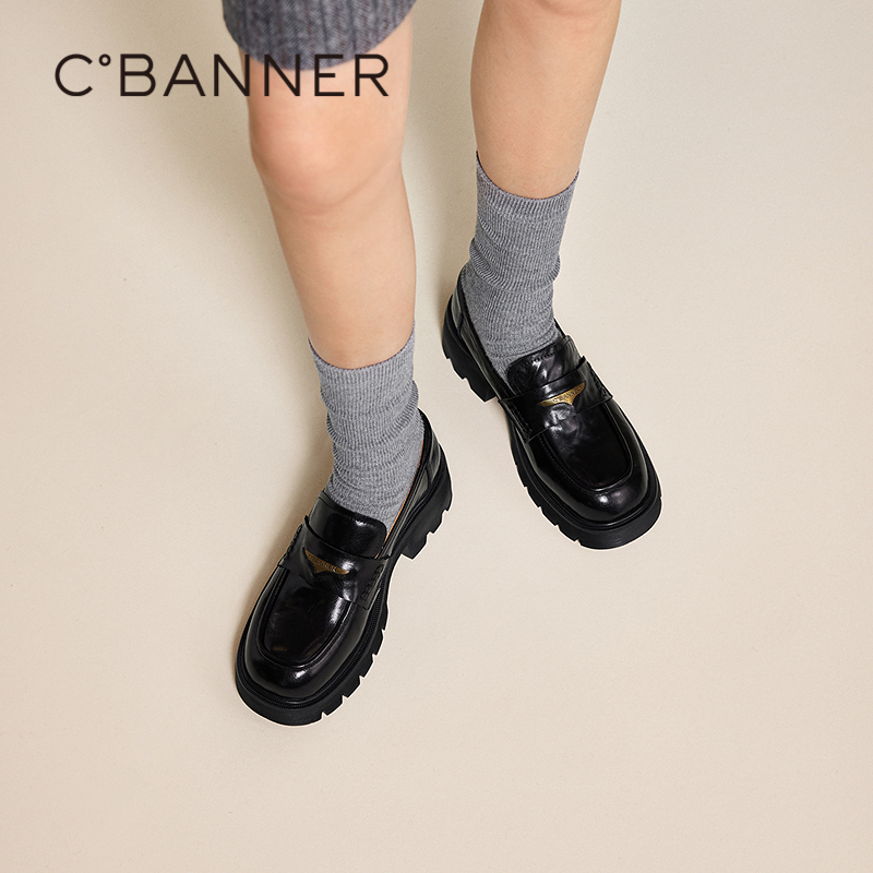 质感材质 鞋面挺括利落