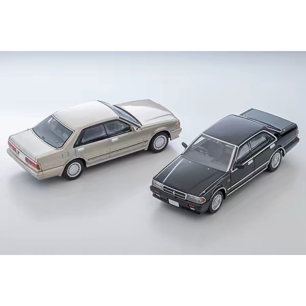 TLV日产nissan公爵N368 Cedric HT V20GT VIP 黑色90年1:64多美卡