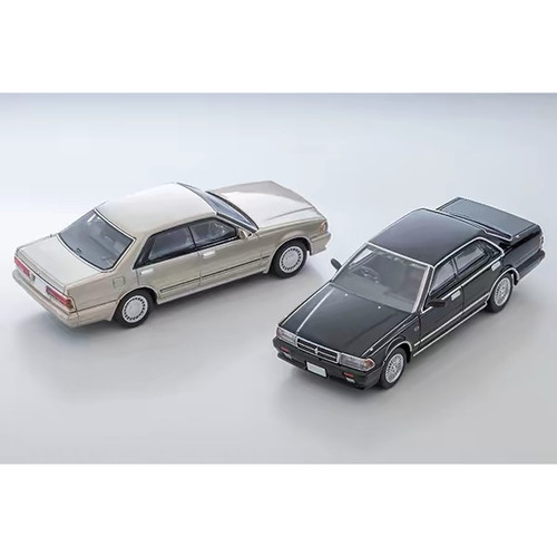 TLV日产nissan公爵N368 Cedric HT V20GT VIP 黑色90年1:64多美卡