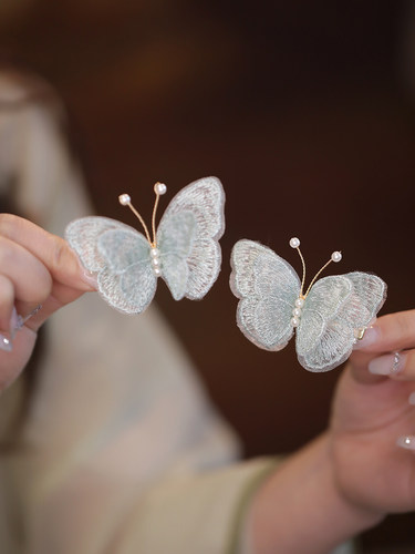 陌上芊对夹刺绣蝴蝶森系发饰