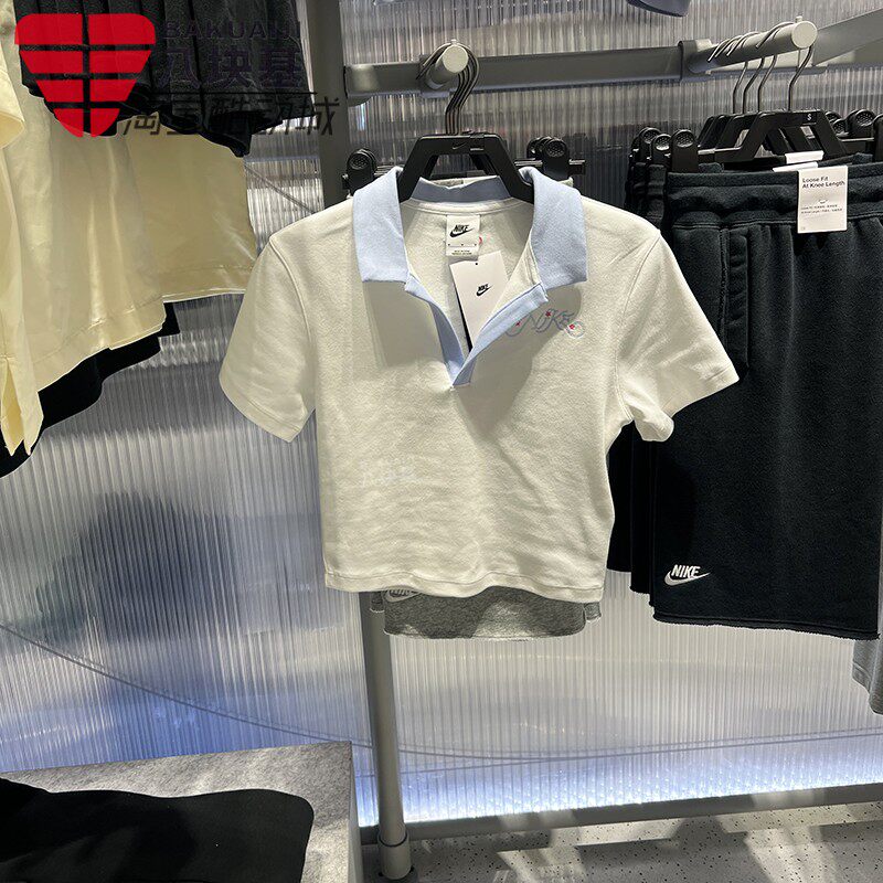 耐克女装2026夏季刺绣短款透气修身翻领POLO衫短袖T恤 IR7565-100