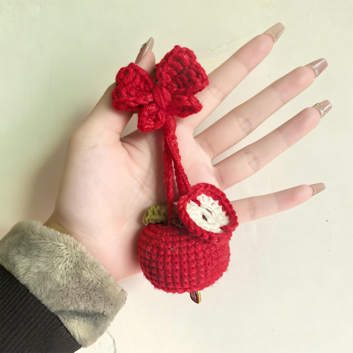 手工钩织挂件新年红色平安果苹果小装饰包挂针织钩针车载车挂饰品,汽车用品/电子/清洗/改装,车挂,淘宝优惠券,粉丝福利购,淘宝优惠卷