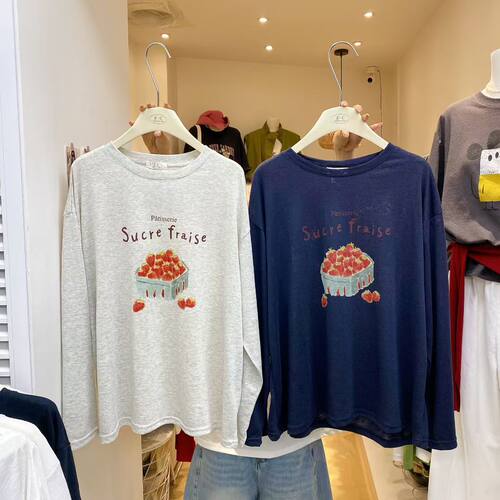 ZC韩系通勤甜美草莓印花长袖上衣女圆领宽松百搭设计感落肩袖T恤