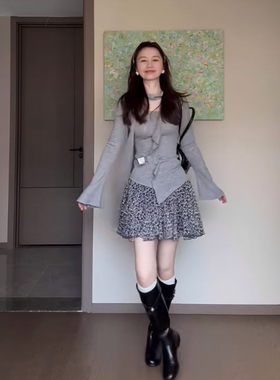 辣妹v领挂脖飘带喇叭袖长袖T恤