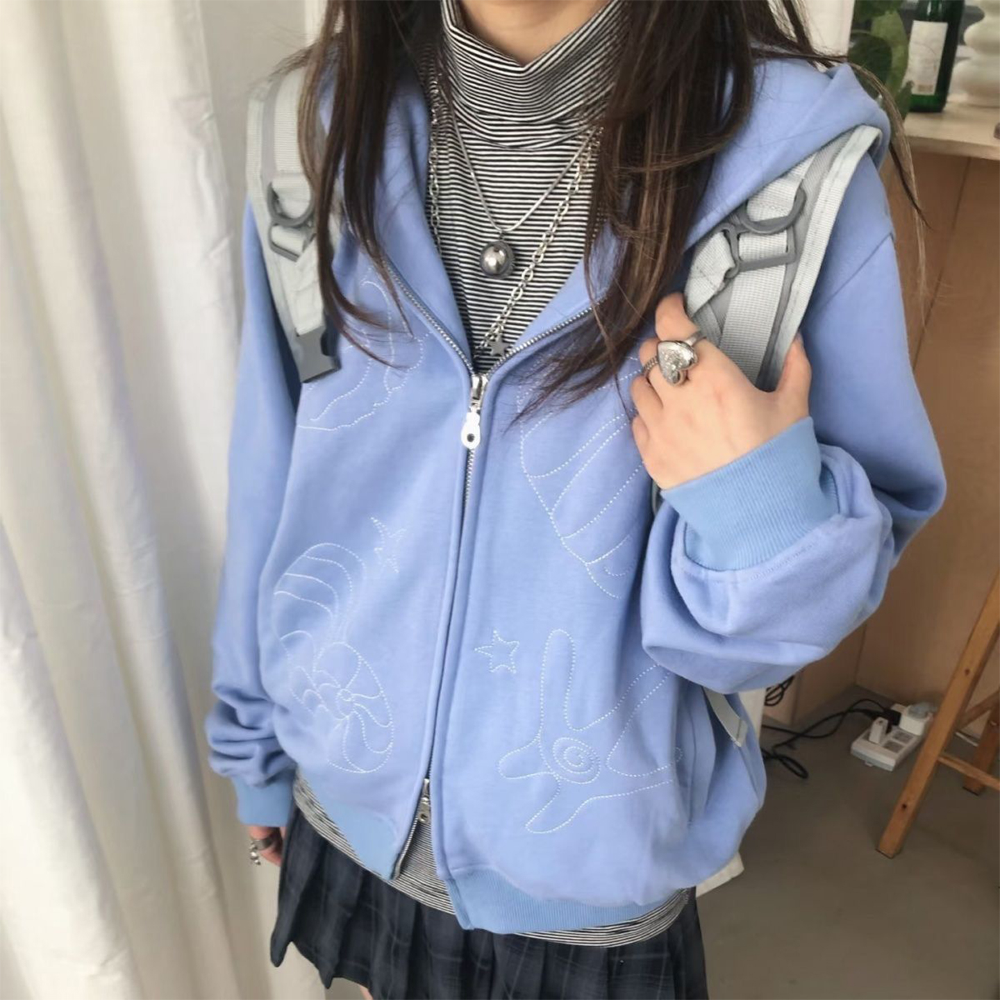 休闲运动风连帽刺绣拉链开衫女