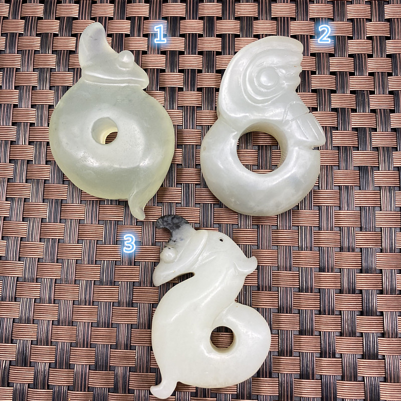 古玩玉器红山文化岫玉原色仿古龙吊坠 挂件 玉猪龙兽形玉佩把玩件