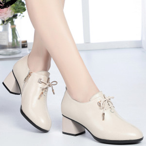 英伦风小皮鞋女软皮真皮新款韩版百搭圆头中跟单鞋女中年粗跟女鞋