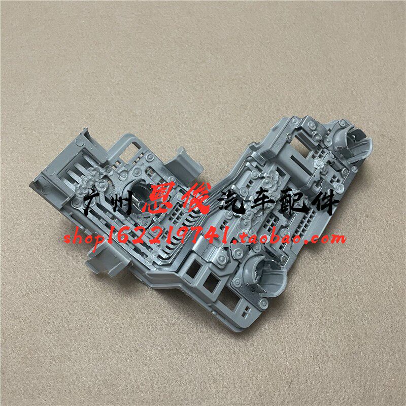 适配奔驰W204 C180 C200刹车灯底座C260线路板C300尾灯灯座电路板