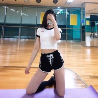 Quần áo thể dục thể thao giản dị retro ngắn tay Quần áo tập yoga cho nữ mùa hè tập thể dục thể thao mùa hè nhanh khô quần áo thể dục - Áo phông thể thao áo thể thao có cổ