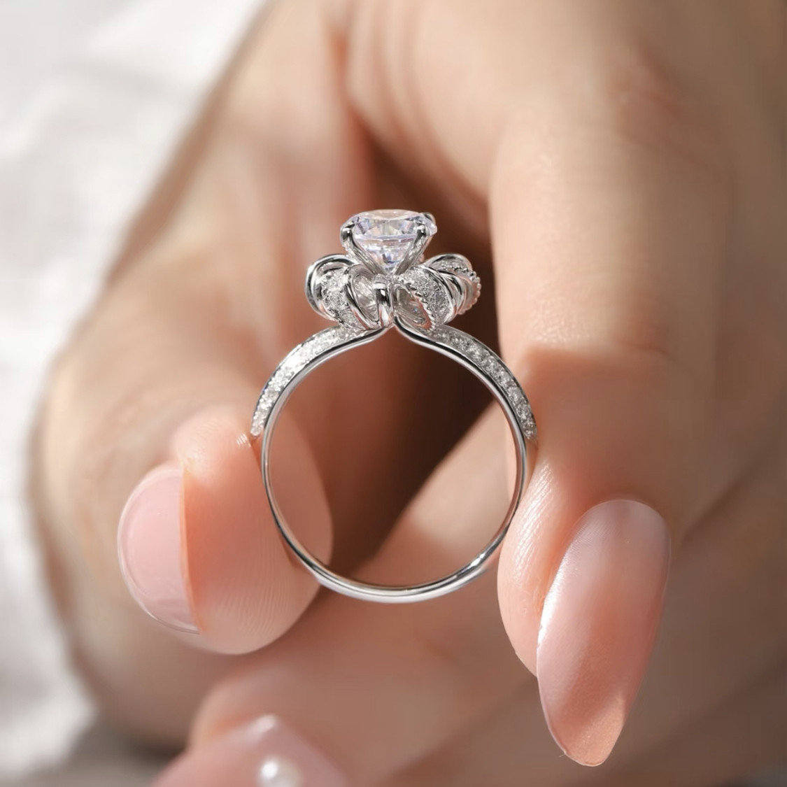 18K金山茶花培育钻石戒指女花朵设计时尚轻奢风情人节送女友礼物,珠宝/钻石/翡翠,合成（处理）钻石手饰,淘宝优惠券,粉丝福利购,淘宝优惠卷