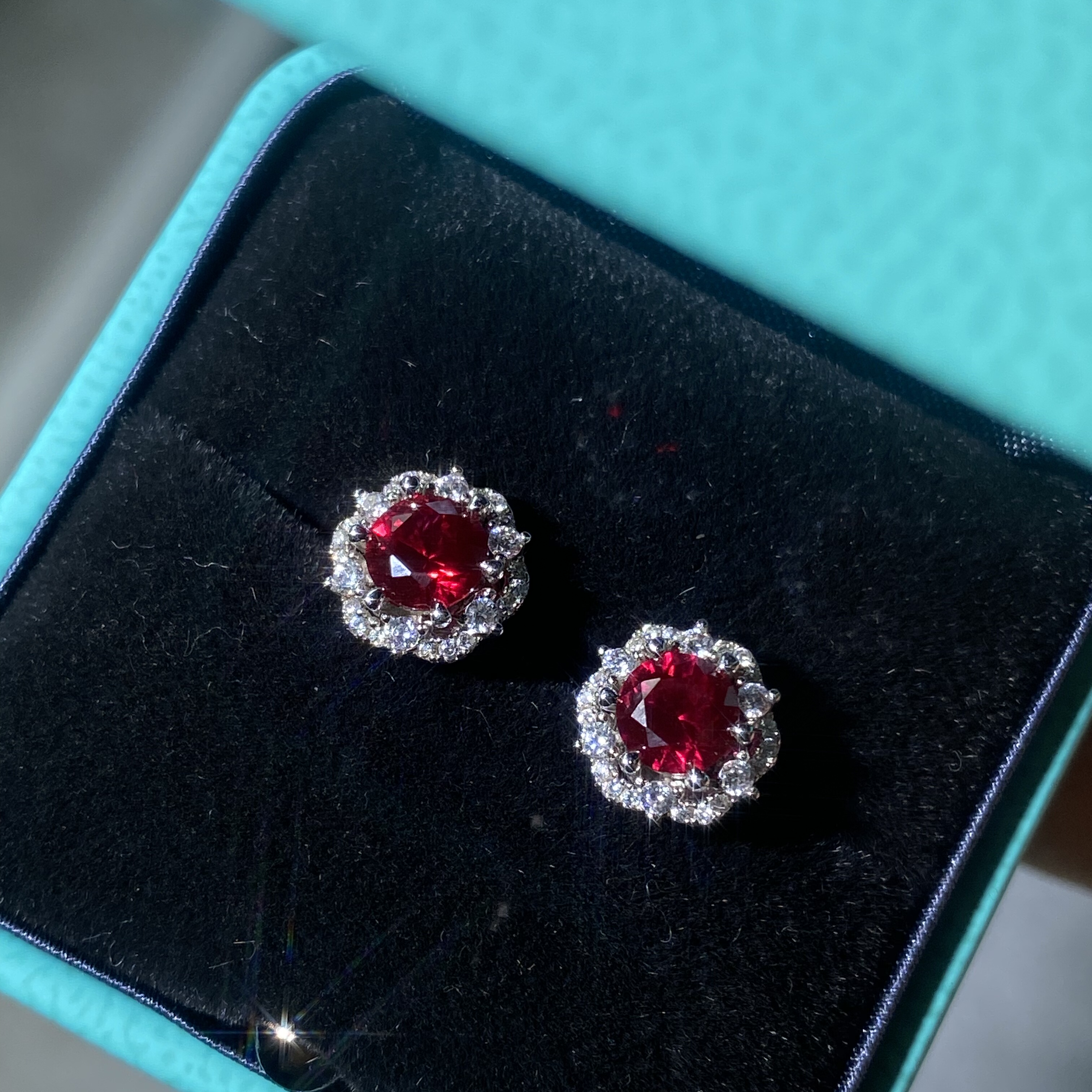 新款培育红宝石Pt950铂金耳钉