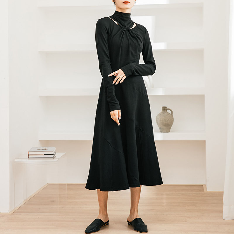 高领长袖小众百搭A字连衣裙