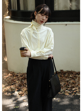 无拘2024年秋季新款法式蝴蝶结翻领上衣小众设计感领口系带衬衫女