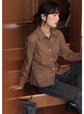 无拘2025年秋季新款日常通勤微弹收腰长袖上衣设计感掐腰收褶衬衫