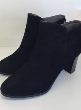 KISSCAT/接吻猫女鞋2017秋季尖头羊反绒单皮粗高跟短靴KA87716-11