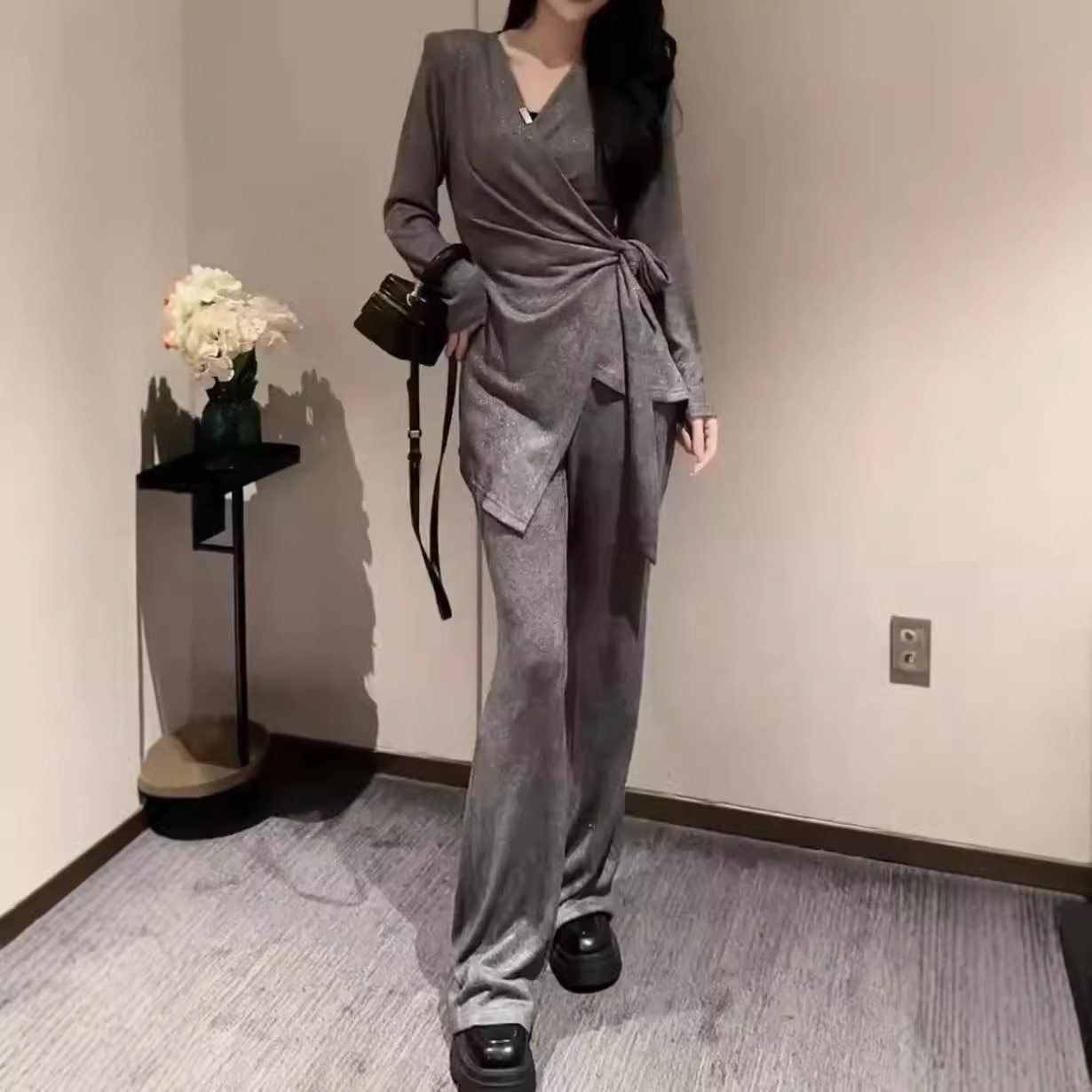 今年流行特惠24778大爱美依缘2026新款欧货套装V领绑带+垂感阔腿