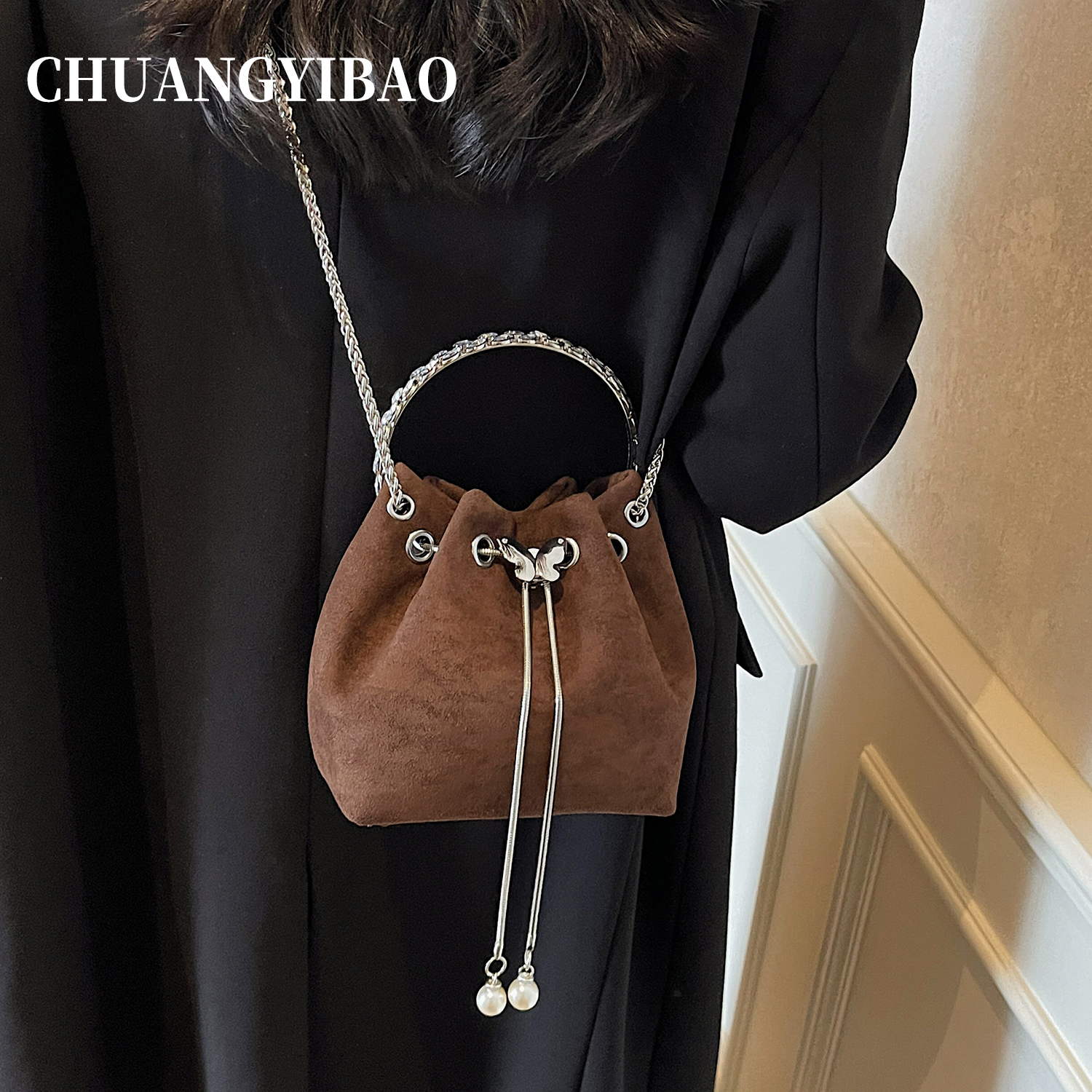 高级感轻奢超火磨砂手提水桶包