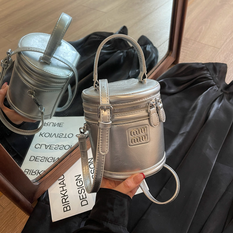 高级感手机包包女2024新款夏天斜挎包女简约手提迷你小包包水桶包,箱包皮具/热销女包/男包,胸包,淘宝优惠券,粉丝福利购,淘宝优惠卷