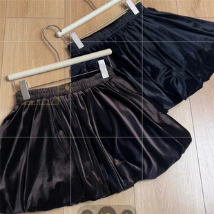 2025秋咖啡色黑色丝绒花苞短裙A字裙半身裙裙子女时尚显瘦防走光