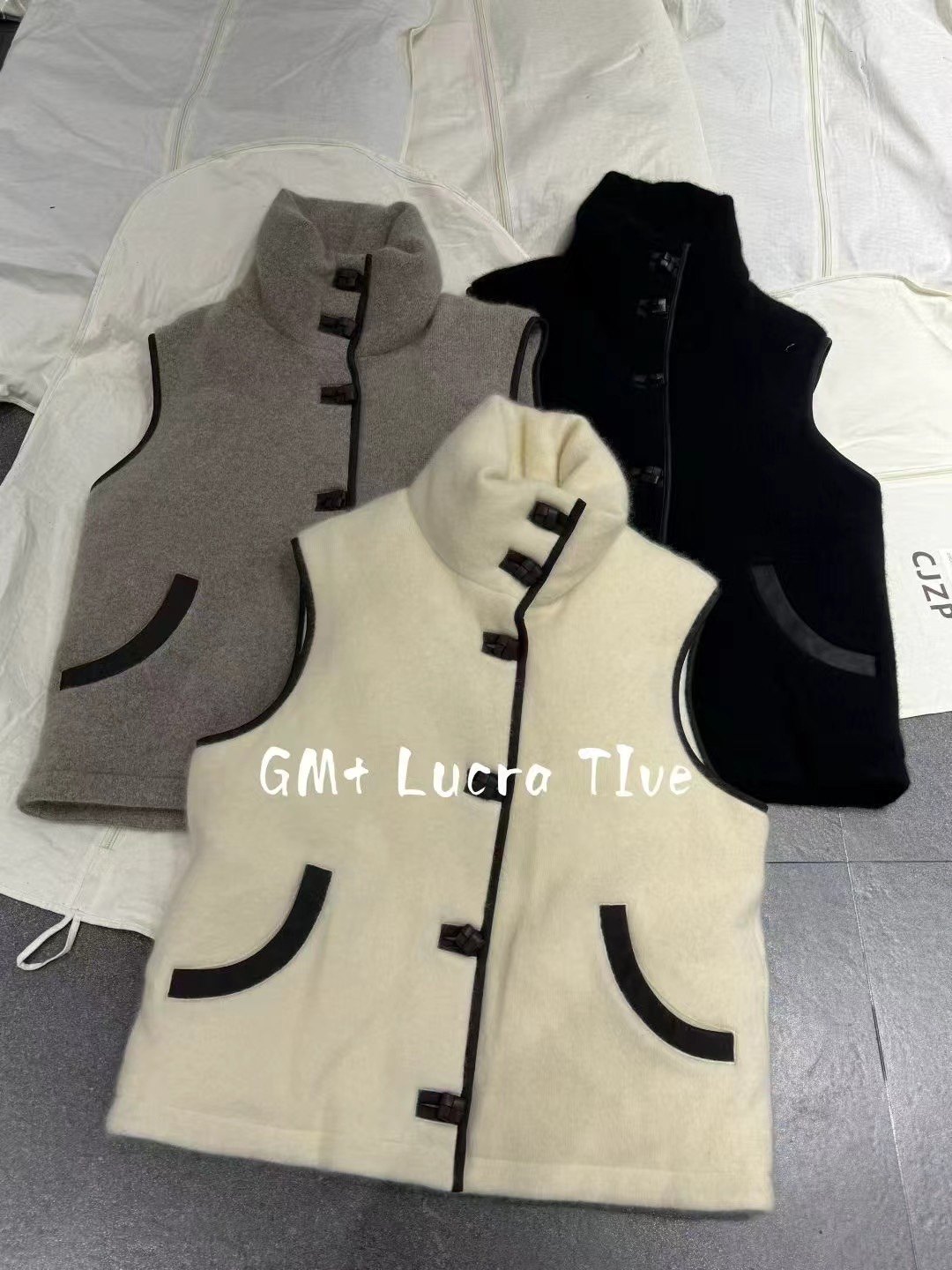 设计师品牌CJZP 2025秋冬新款宽松显瘦真皮边羊绒填充白鹅绒马甲