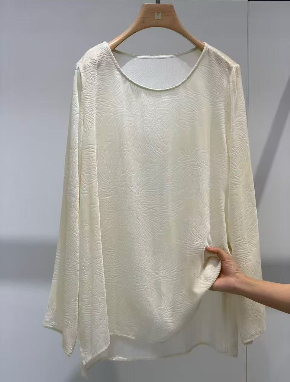 设计师正版！新款复古风圆领开叉提花真丝丝绒白色长袖气质衬衫女
