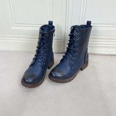 圆头纯色侧拉链系带短靴马丁靴