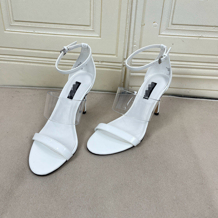 Lady Shoes外贸原单女鞋新款时尚圆头纯色细跟一字扣高跟时装凉鞋