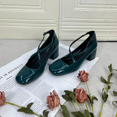 方头粗跟中跟单鞋通勤玛丽珍