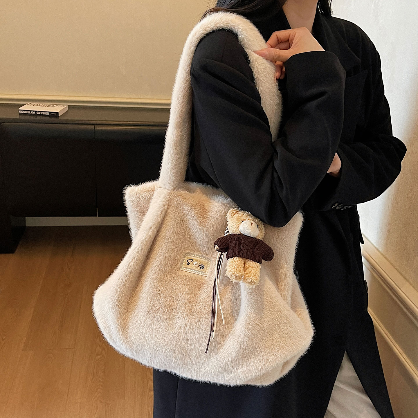 单肩包手提大容量斜挎通勤包