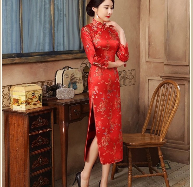 演出红色长袖礼仪走秀旗袍