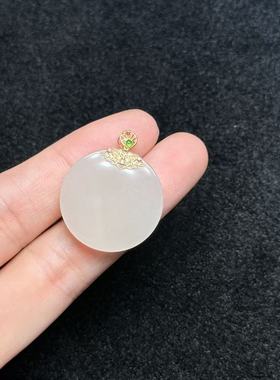 18K金和田玉圆牌吊坠-约31*24*5mm- DY一 - 多样性发货-A3571