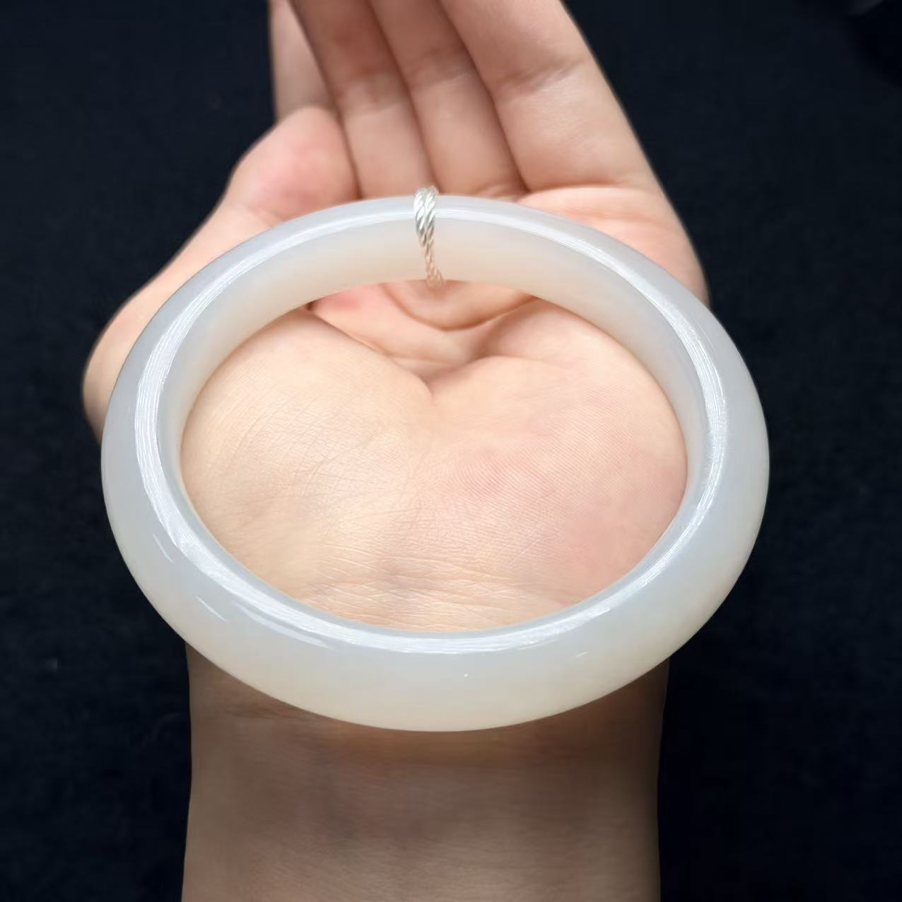 和田玉正圈手镯-约9*11mm-多样性发货-BY晶，A180-圈口53-60