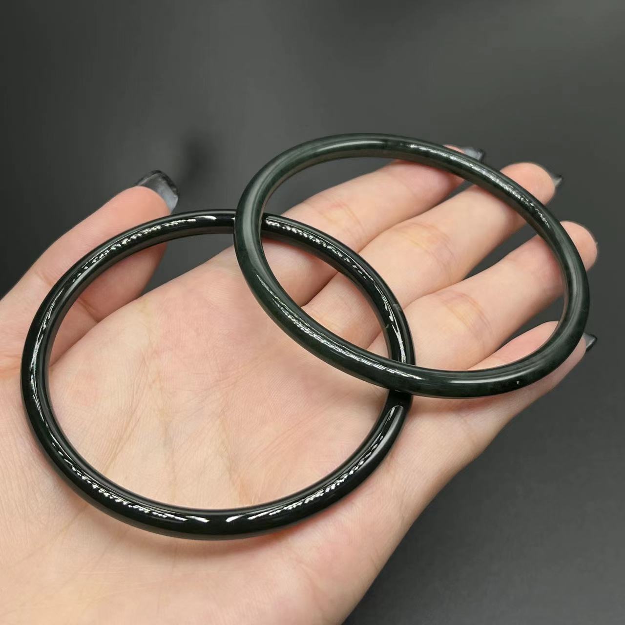 和田玉手镯和田玉叮当镯圆条约4*4圈口54-60多样性发-DY一092601