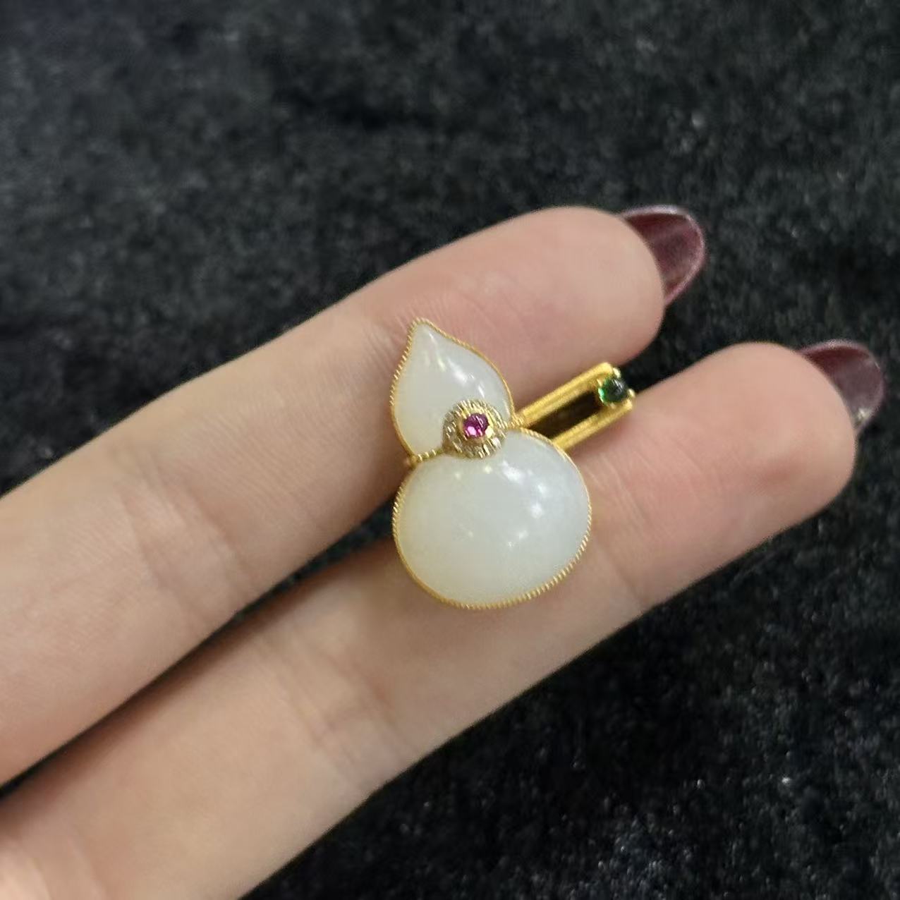 18K和田玉戒指-约22*15*5mm-多样性发货-J玉-Y6349