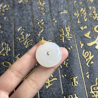 18K和田玉吊坠-约31*25*7mm-多样性发货-YSP金-A6823