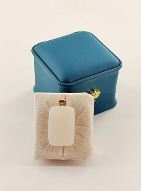 18K和田玉吊坠-约33*19*8mm-多样性发货-YSP金-A6814