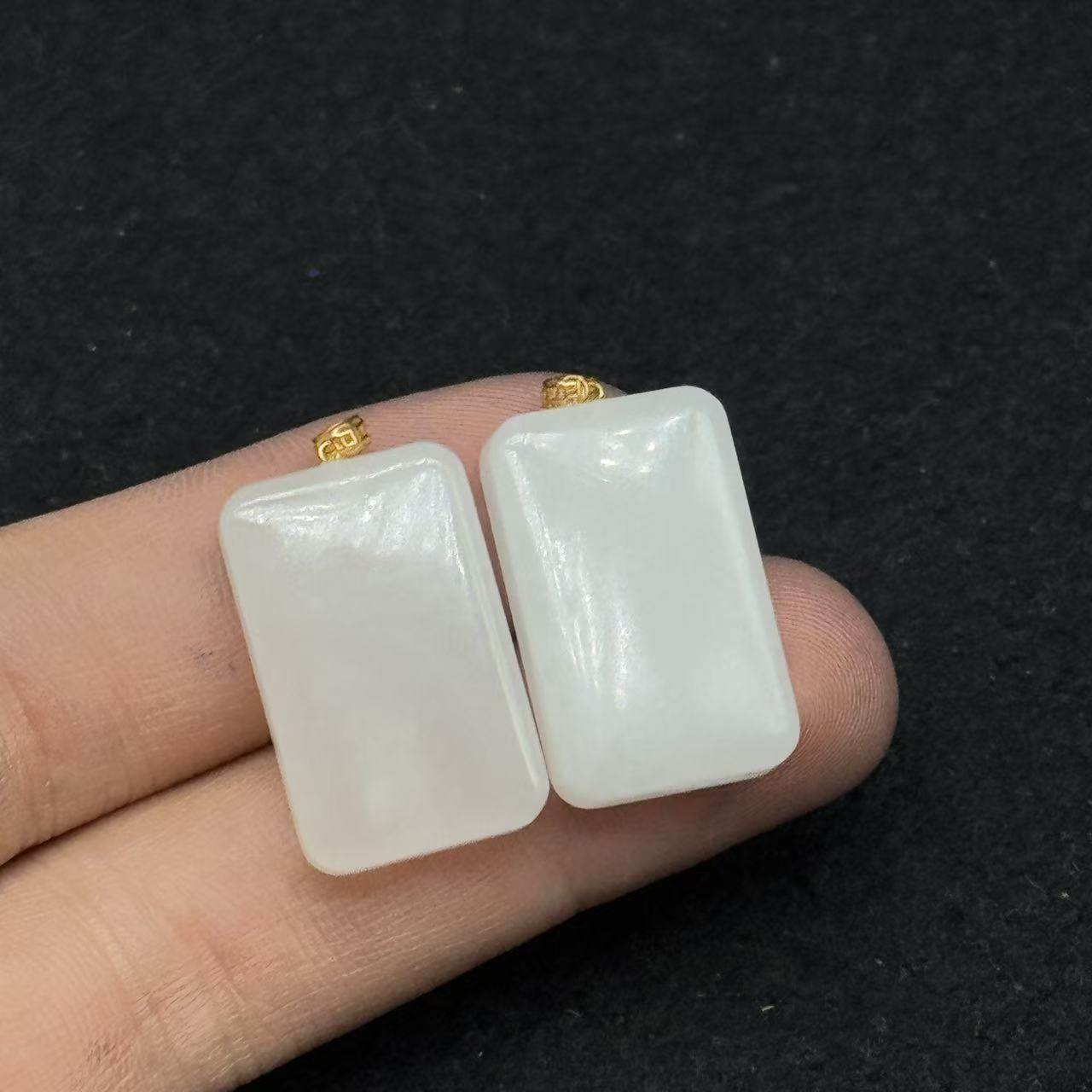 18K金和田玉无事牌吊坠-约26*14*5mm-多样性发货-Y欣-B806