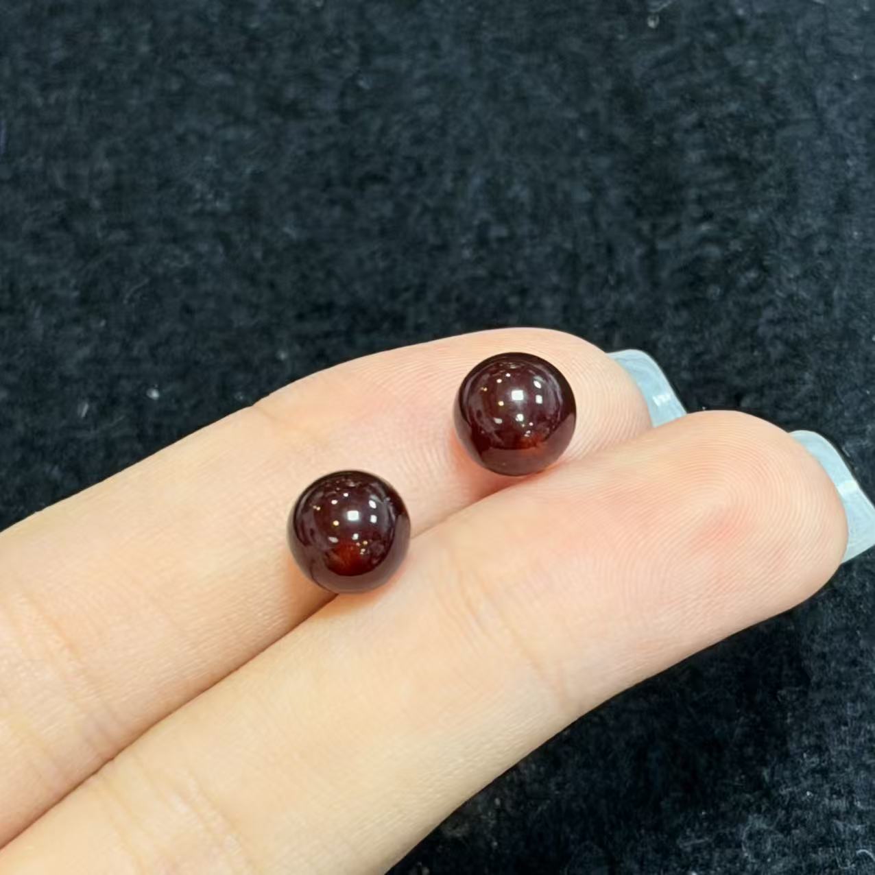 S925血珀耳钉-约8mm-多样性发货-R祥，B9671