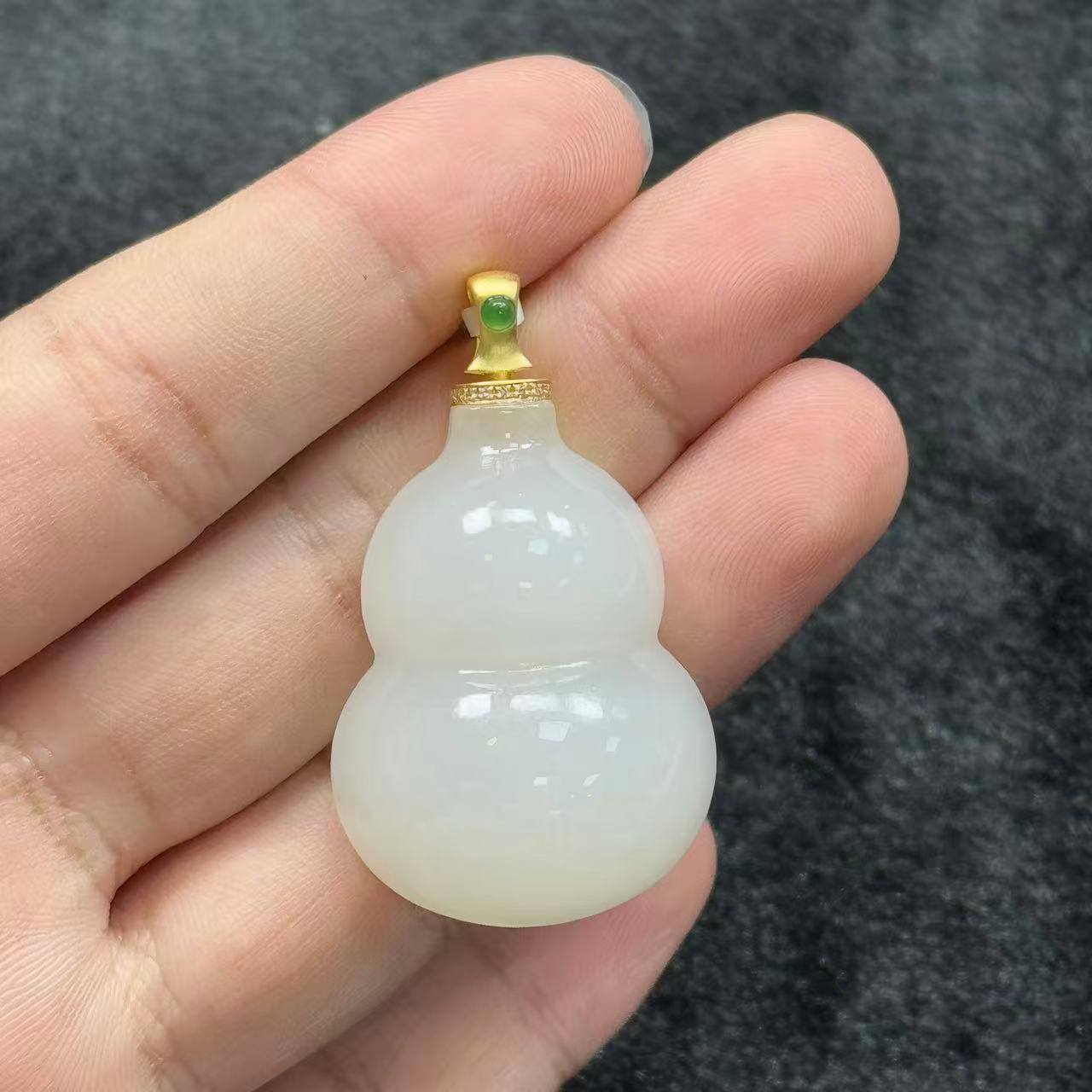 18k金和田玉吊坠-约43*25*12mm-多样性发货-YSP金B995