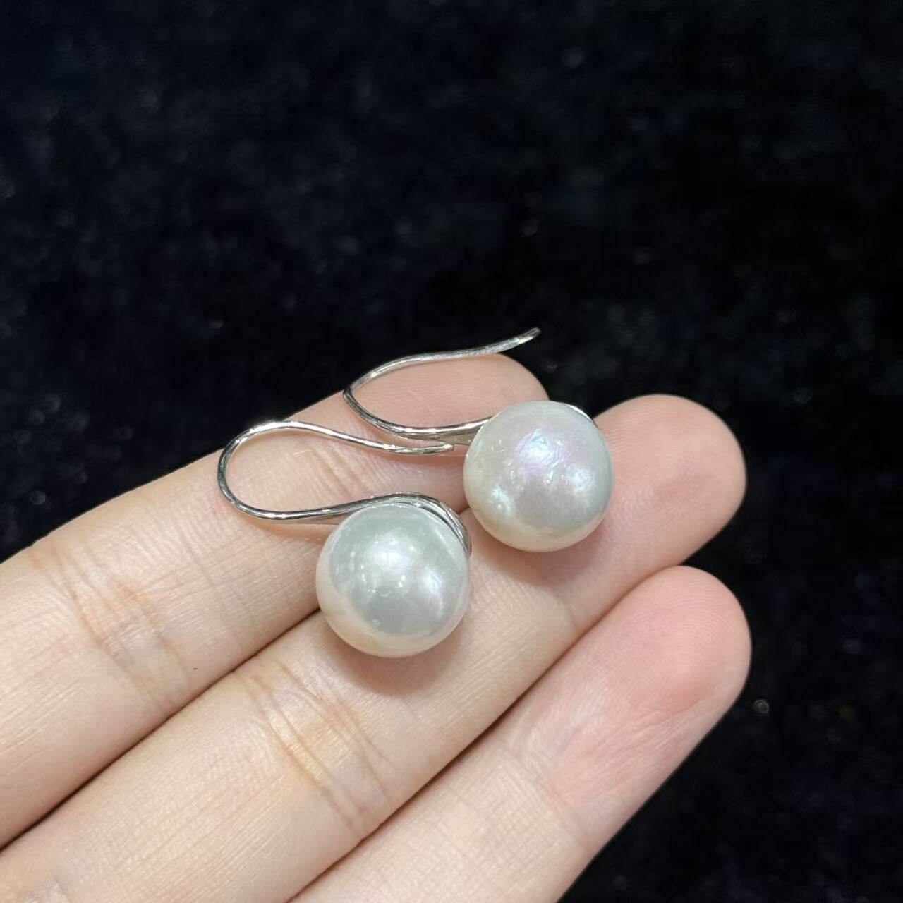 s925银淡水珍珠耳钩-约12mm-多样性发货-C七-B1120